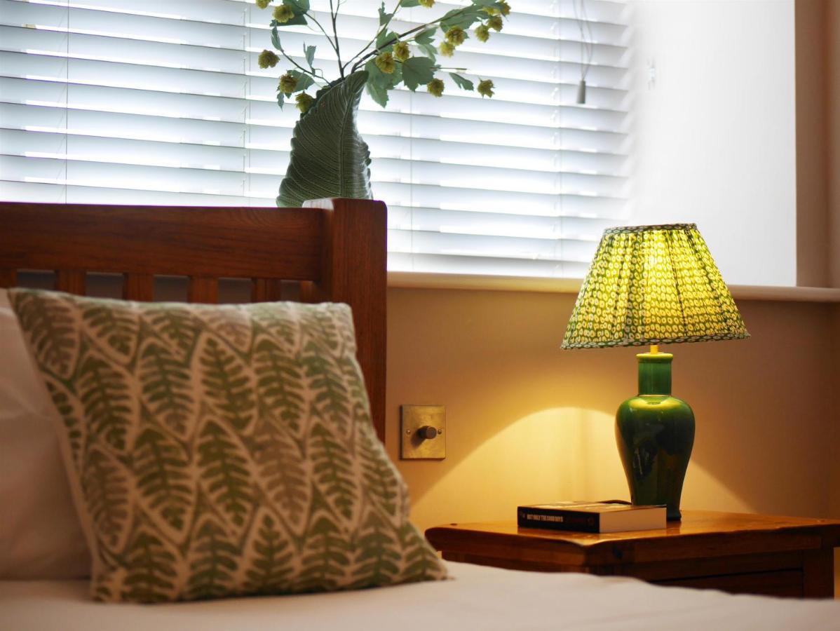 Zimmer mit Kingsize-Bett