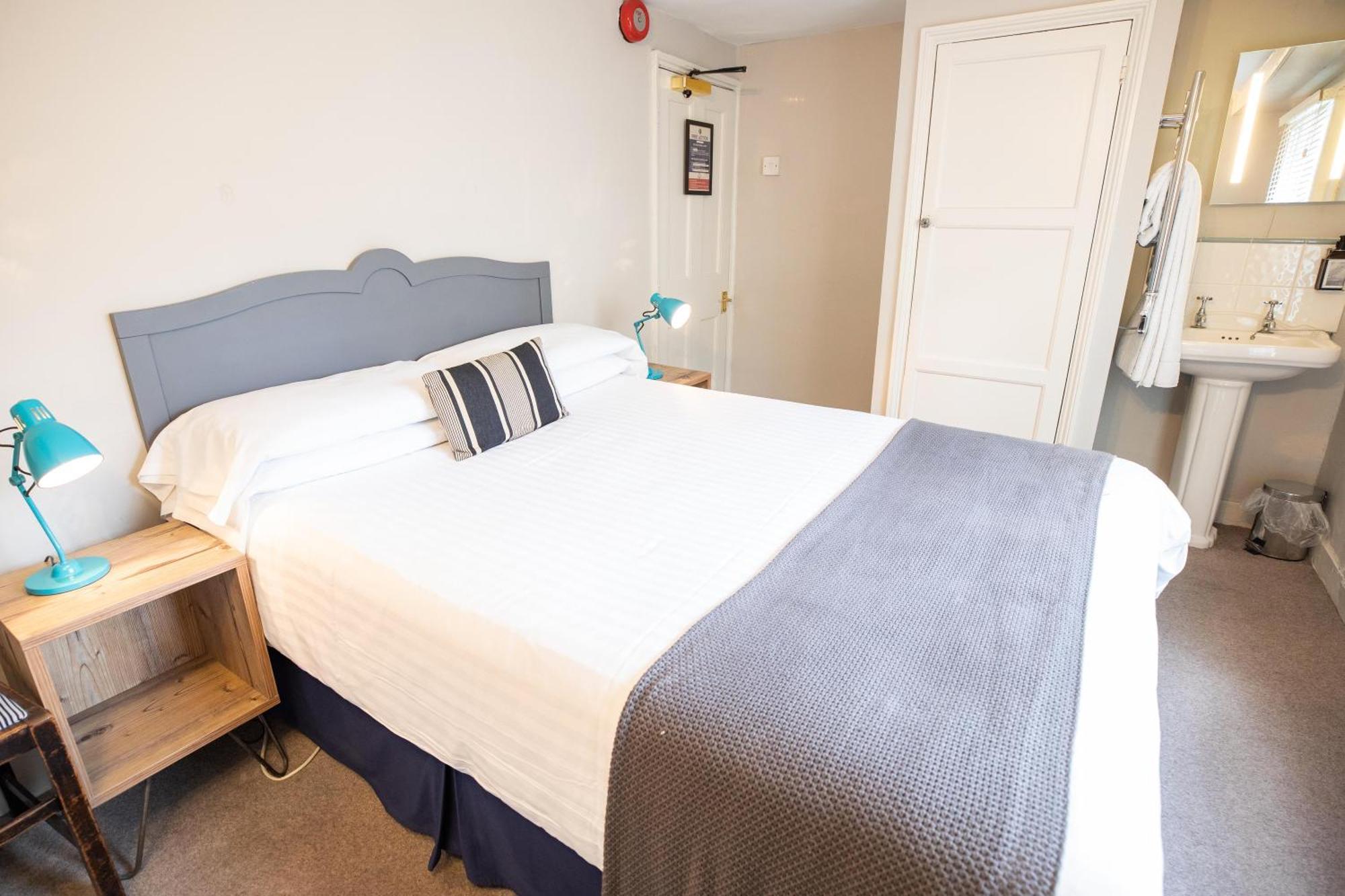 Habitación Doble con baño compartido
