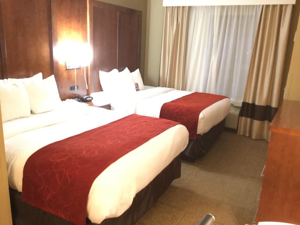 Suite Two Queen Beds Non-Smoking