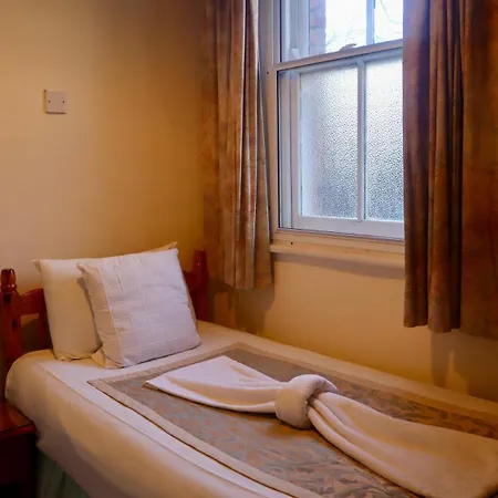 Pickwicks Guest House-3