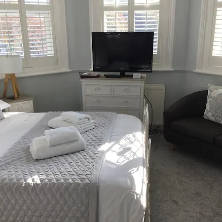 Lakeside Guest House-2